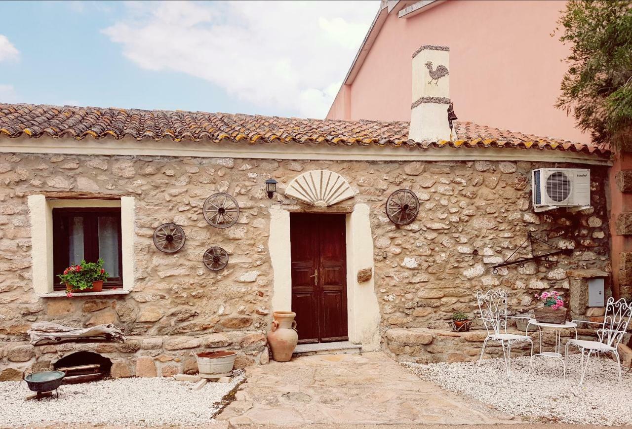 הוילה Loiri Porto San Paolo Stazzu Juanni מראה חיצוני תמונה